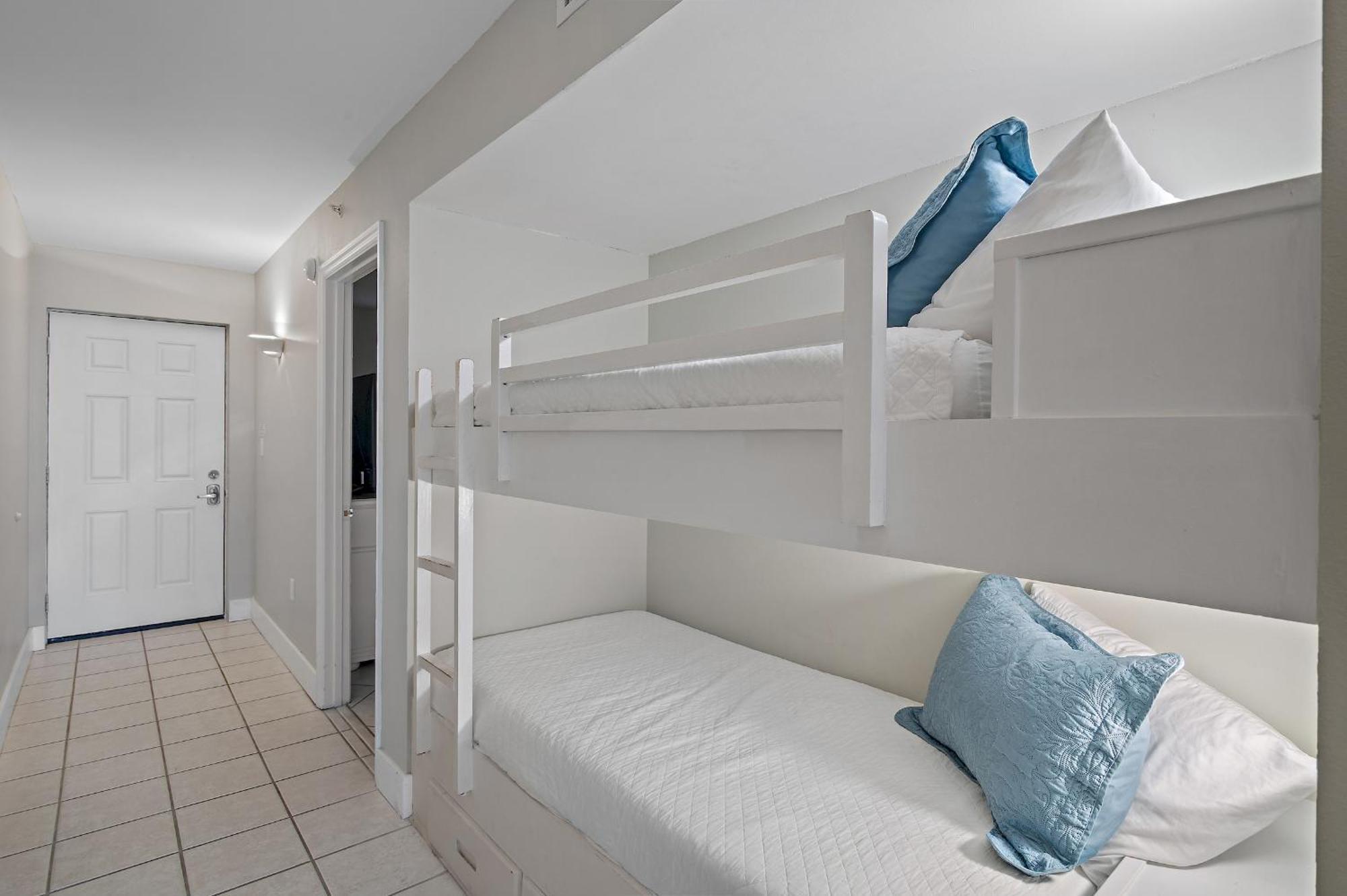 Pelican Beach Resort - Destin Condo Getaways By Cls 外观 照片